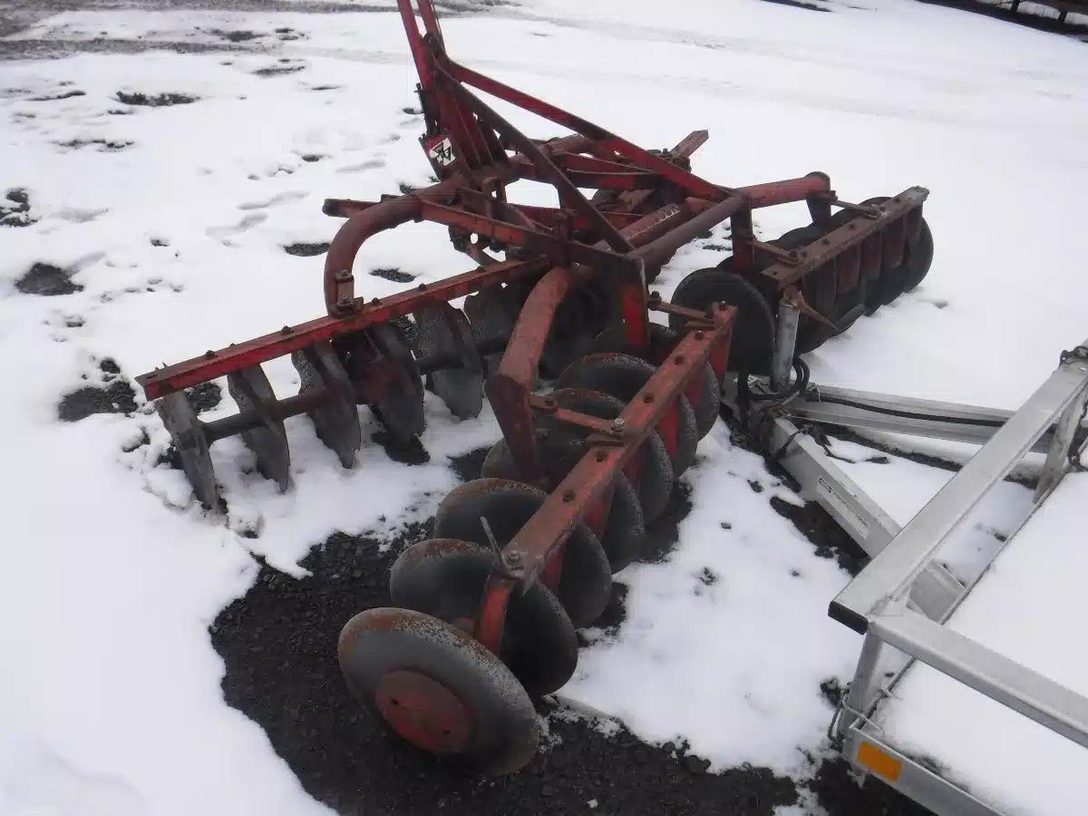 Used Massey Ferguson 10FT Disc