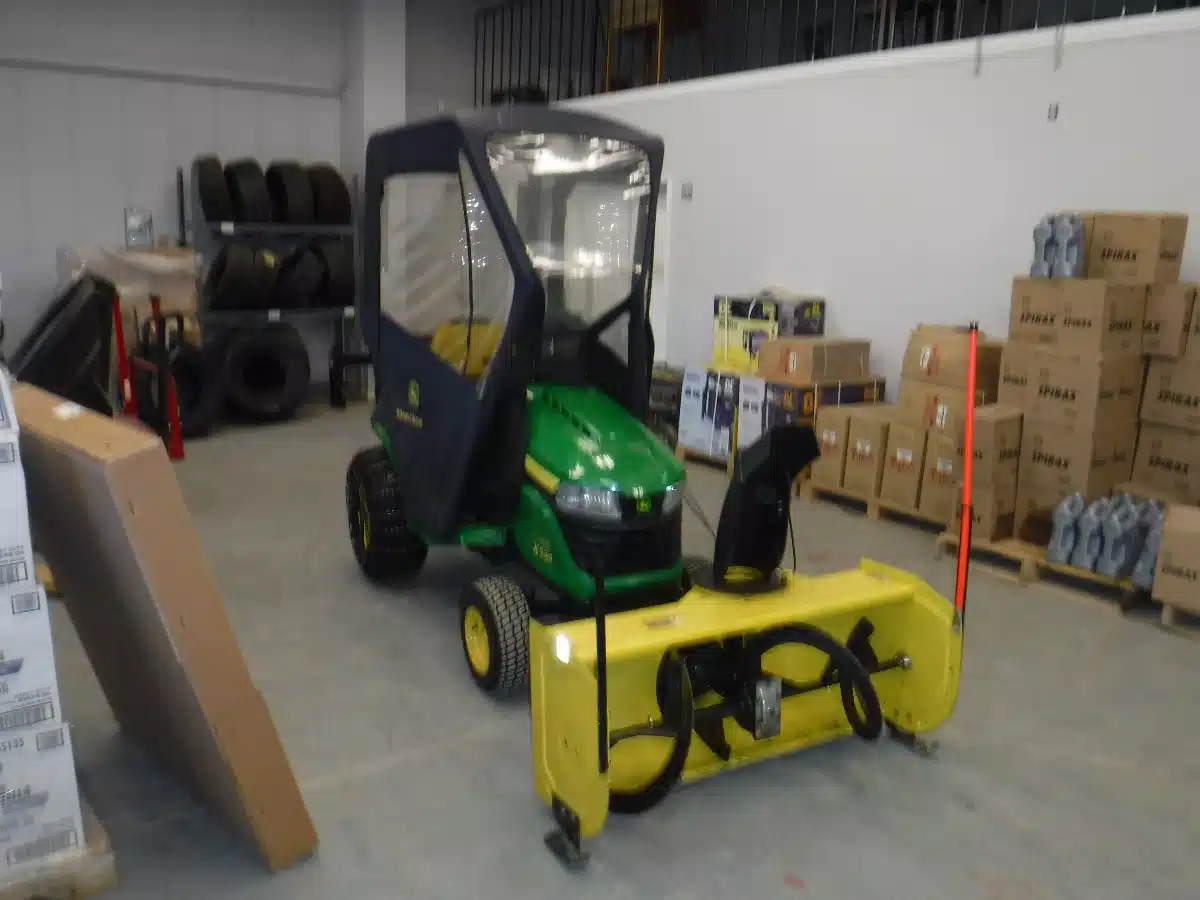 Gallery image 2 for John Deere X534 Lawn Tractor