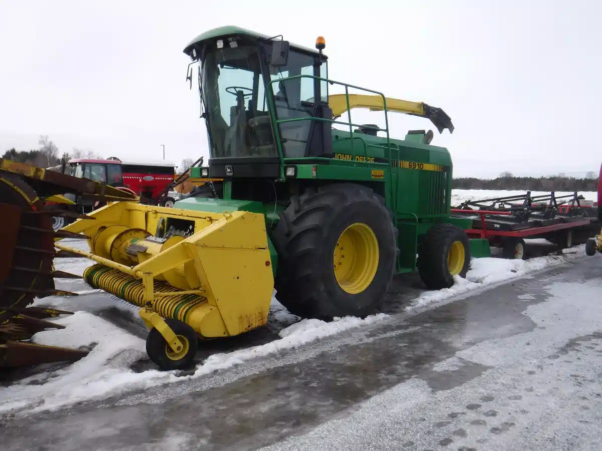 John Deere 6910 Forage Harvester
