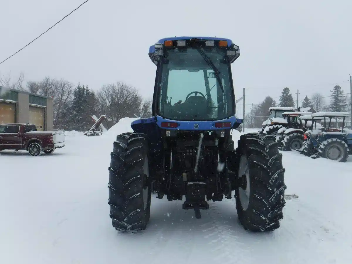 Photo de la Galerie 2 pour New Holland TV145 Tracteur