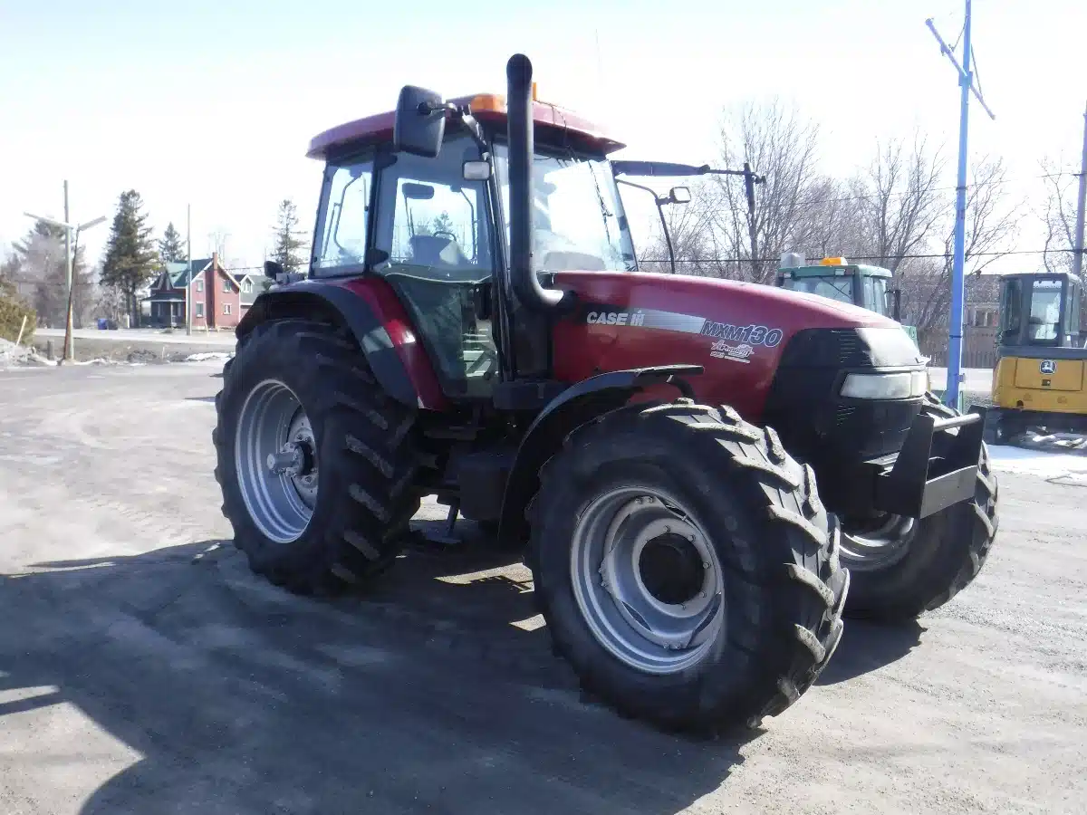 Photo de la Galerie 1 pour Case IH MAXXUM 130 Tracteur