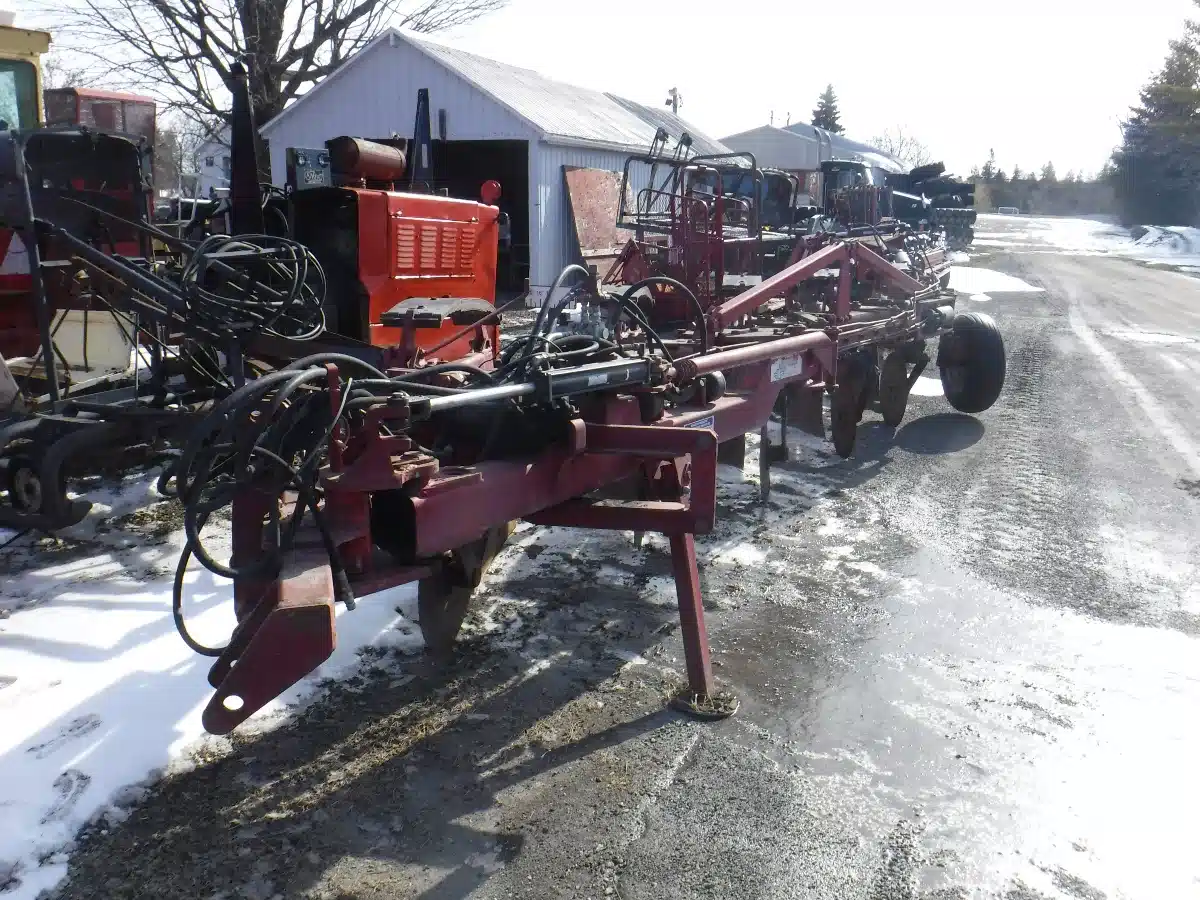 Gallery image 1 for Gregoire-Besson 5 furrow Plow