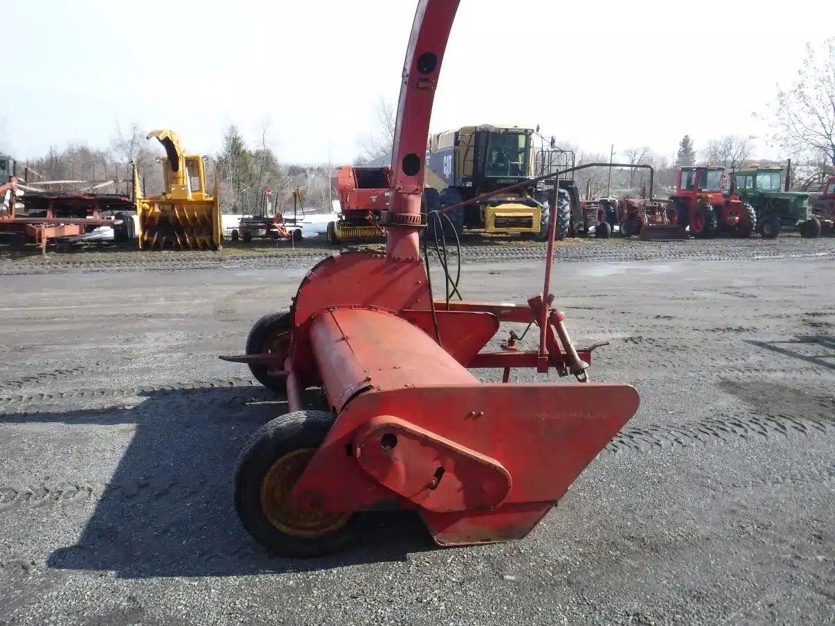 Gallery image 2 for New Holland 36 Crop Chopper