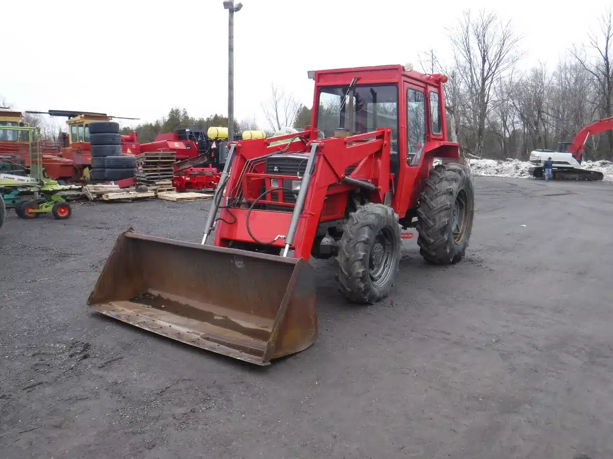 Gallery image 1 for Massey Ferguson 390 Tractor
