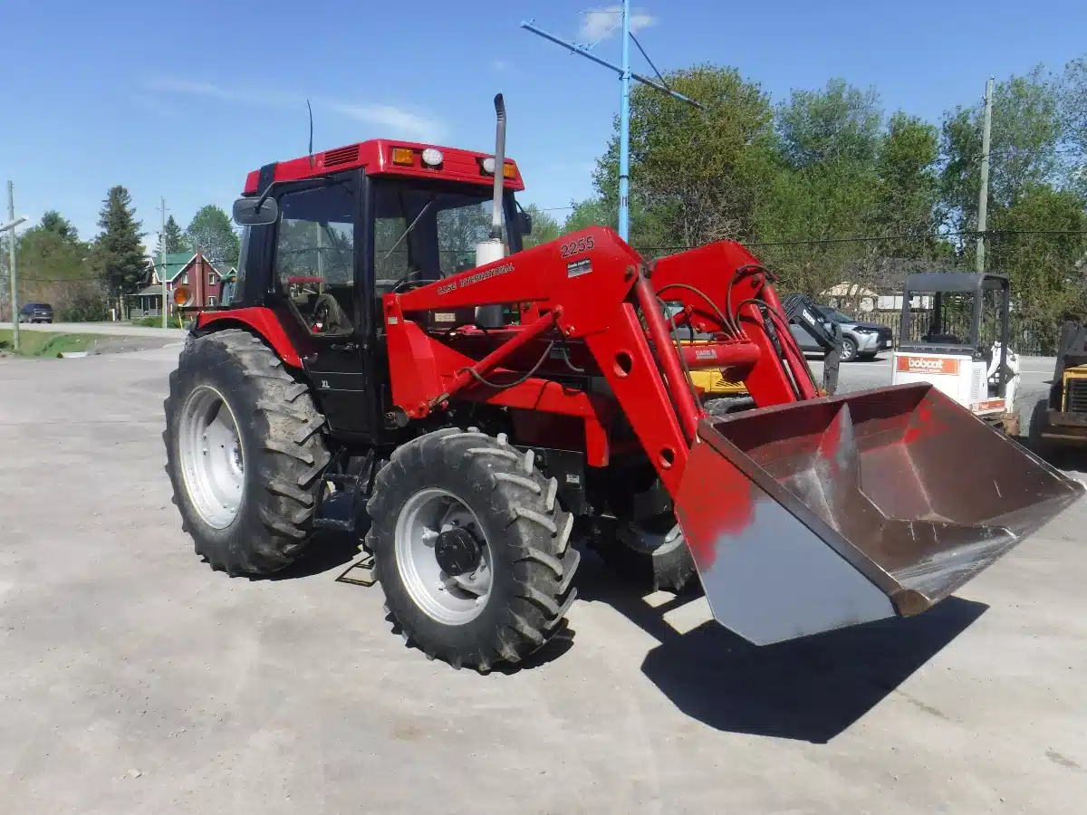 Gallery image 2 for Case IH 895 Tractor