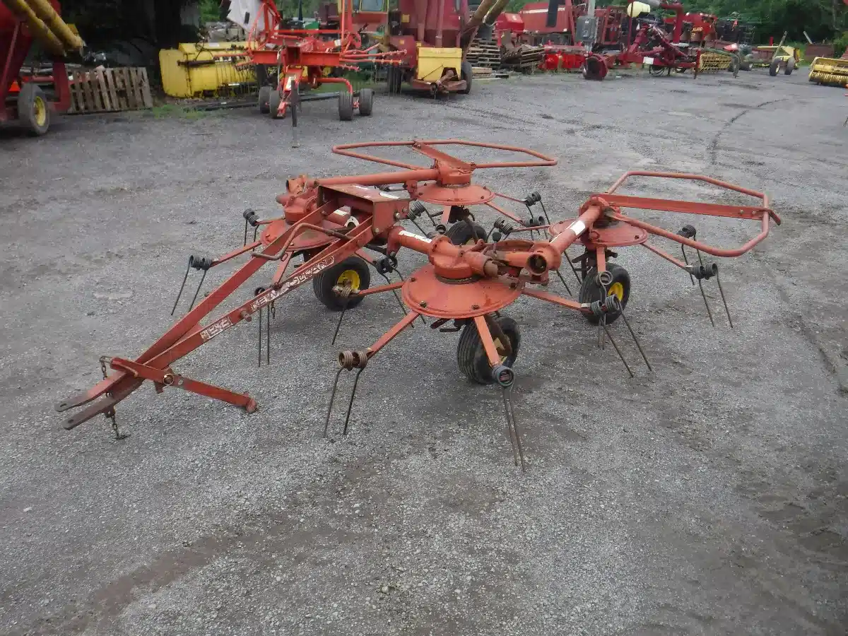 Gallery image 2 for New Holland 163 Tedder