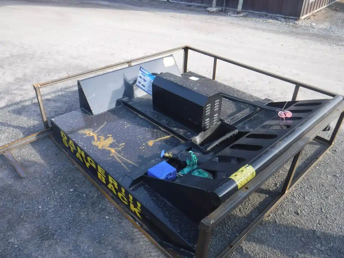Photo de la Galerie 2 pour 72" Débroussailleuse rotative