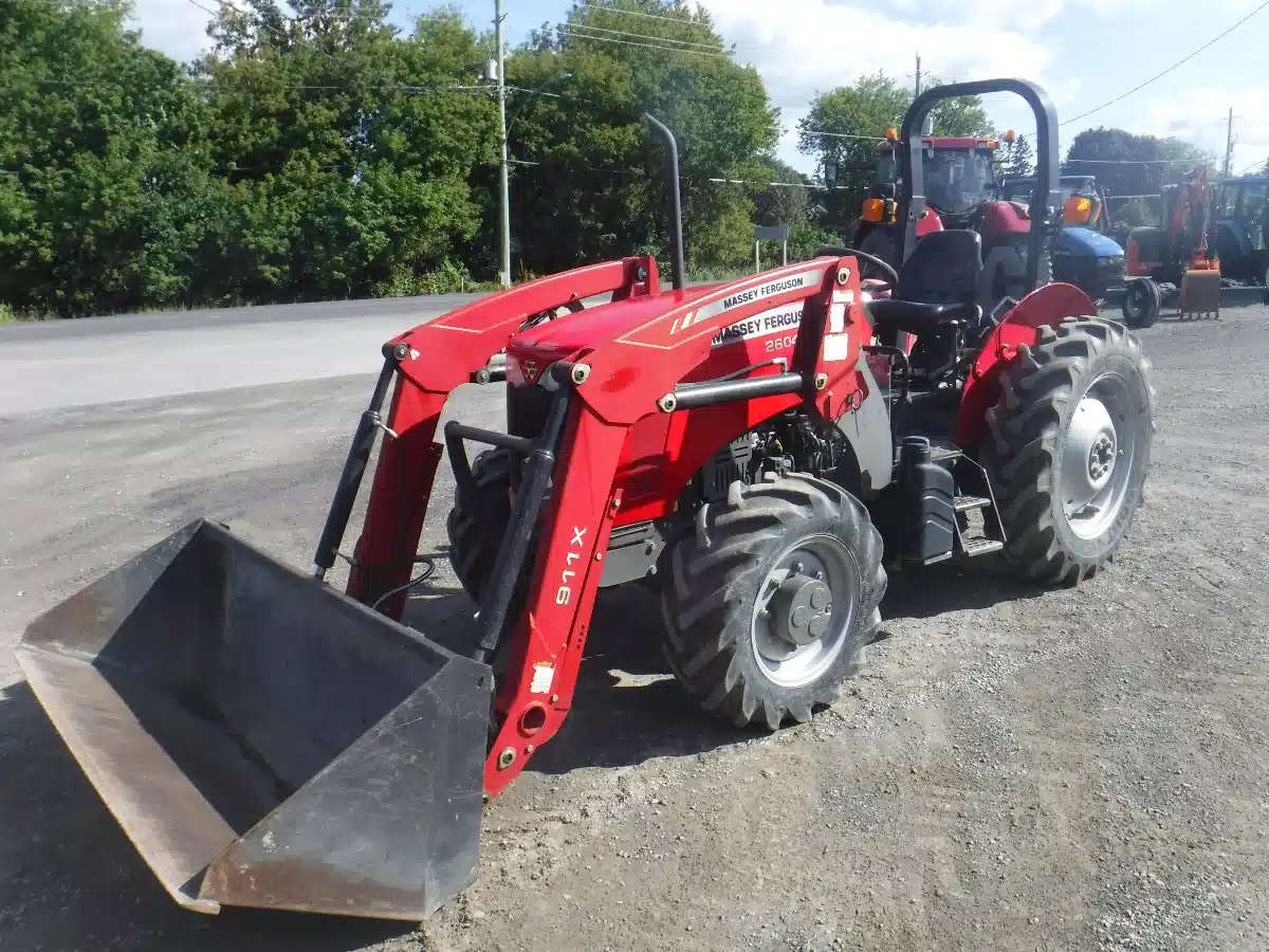 Photo de la Galerie 1 pour 2016 Massey Ferguson 2604H Tracteur