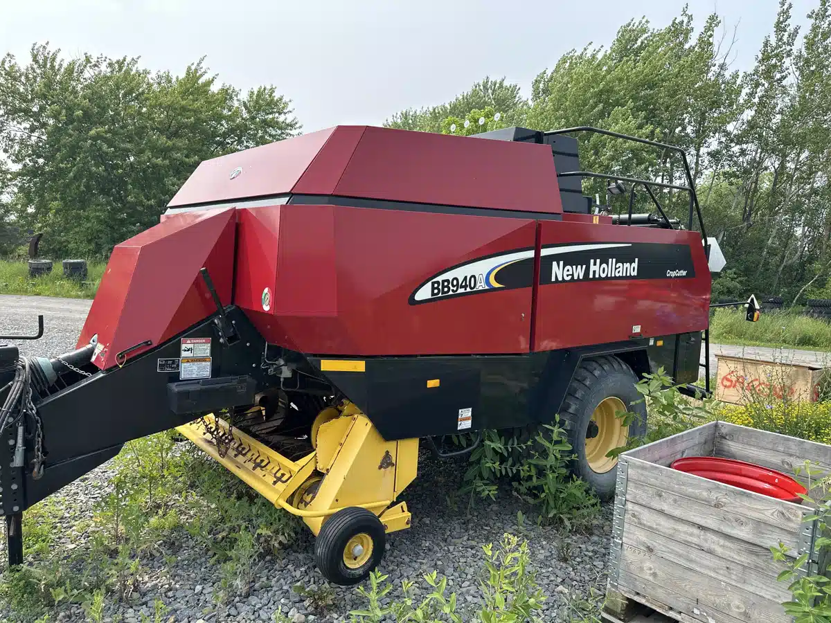 Gallery image 2 for Used 2007 New Holland BB940A Square Baler - Large