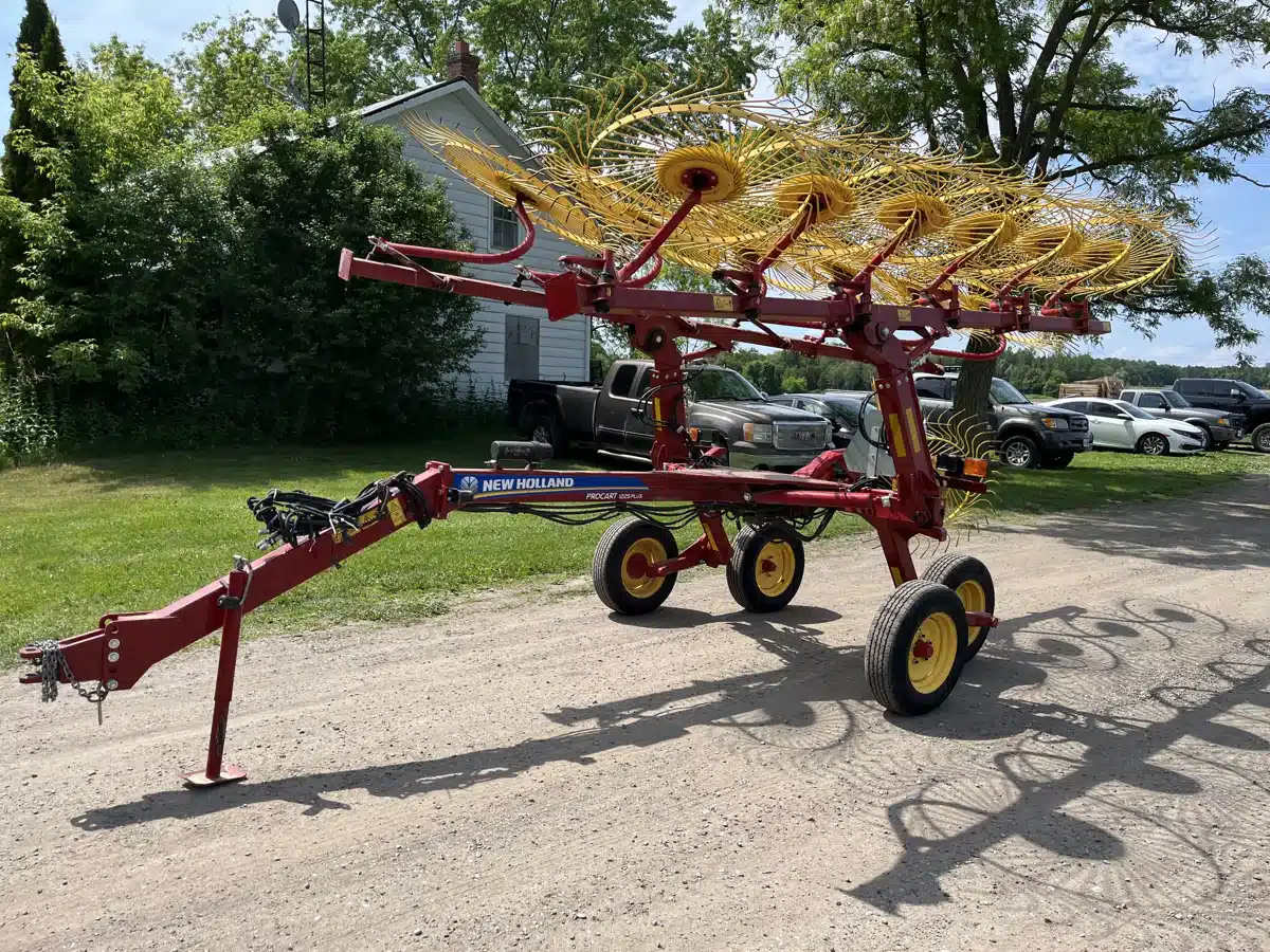 Gallery image 1 for Used 2021 New Holland PROCART 1225 PLUS Rake