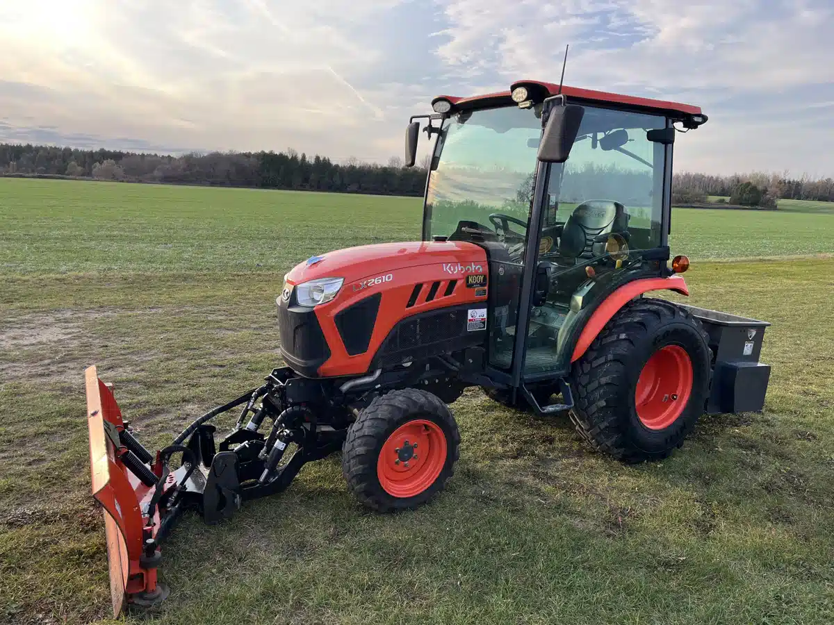 Gallery image 1 for Used 2023 Kubota LX2610 Tractor