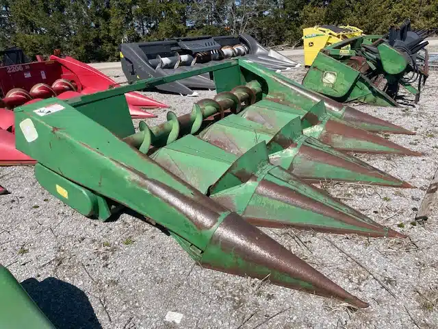 Gallery image 2 for Used John Deere 444 Header - Row Crop