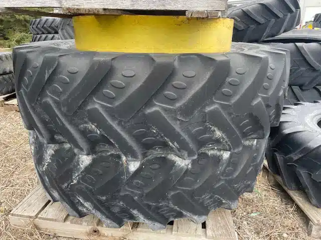 Gallery image 1 for Used Unspecified 380/85R34 FR DUAL SET Tires