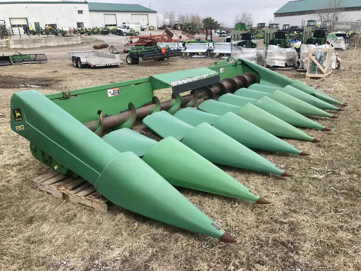 Gallery image 1 for Used 2000 John Deere 893 Header - Row Crop