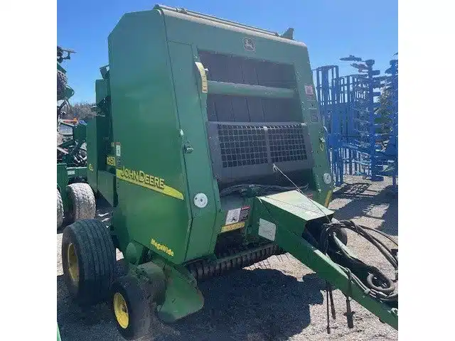 Gallery image 1 for Used 2006 John Deere 457SS Round Baler