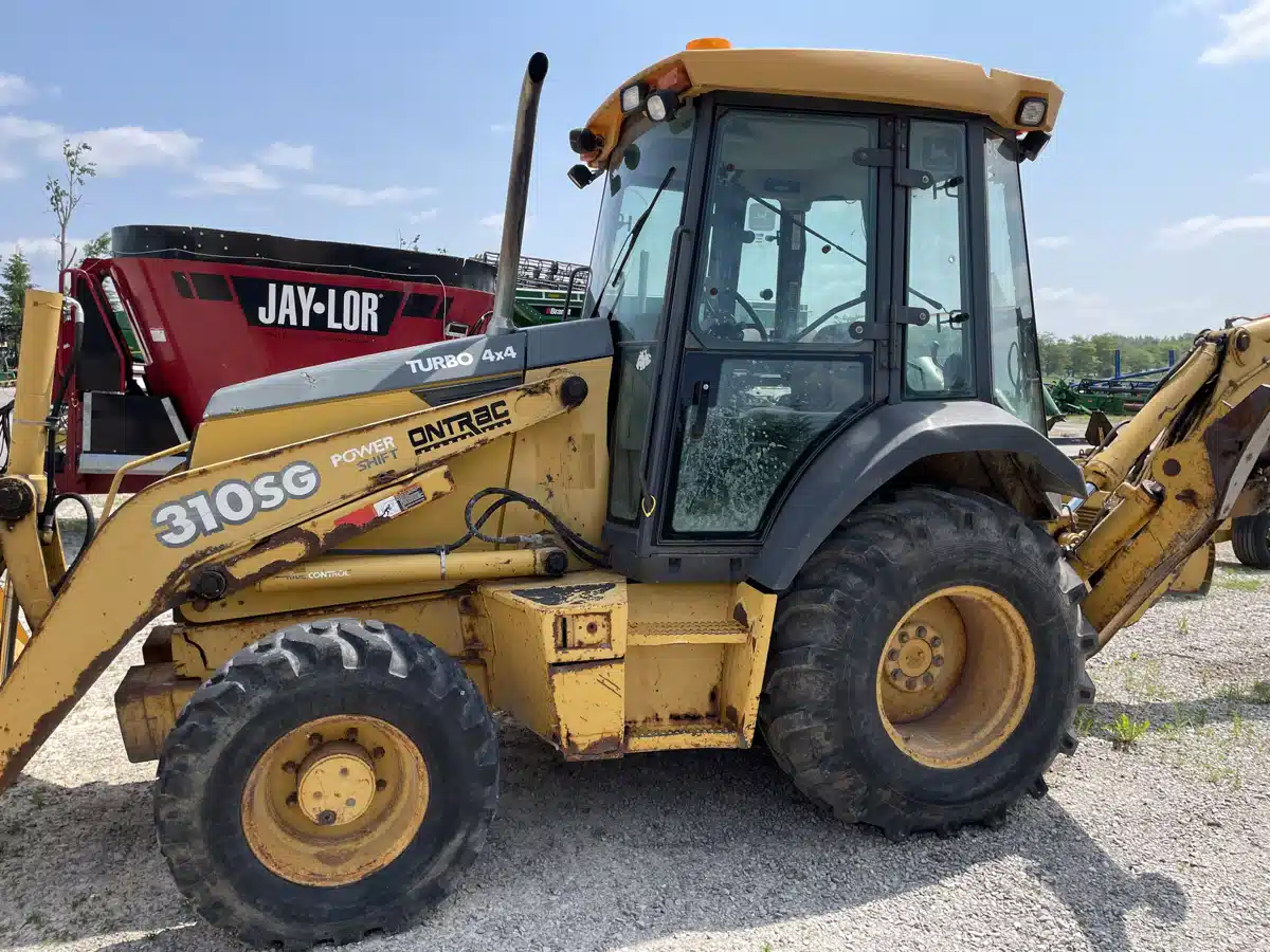 Gallery image 2 for Used 2001 John Deere 310SG Front End Loader