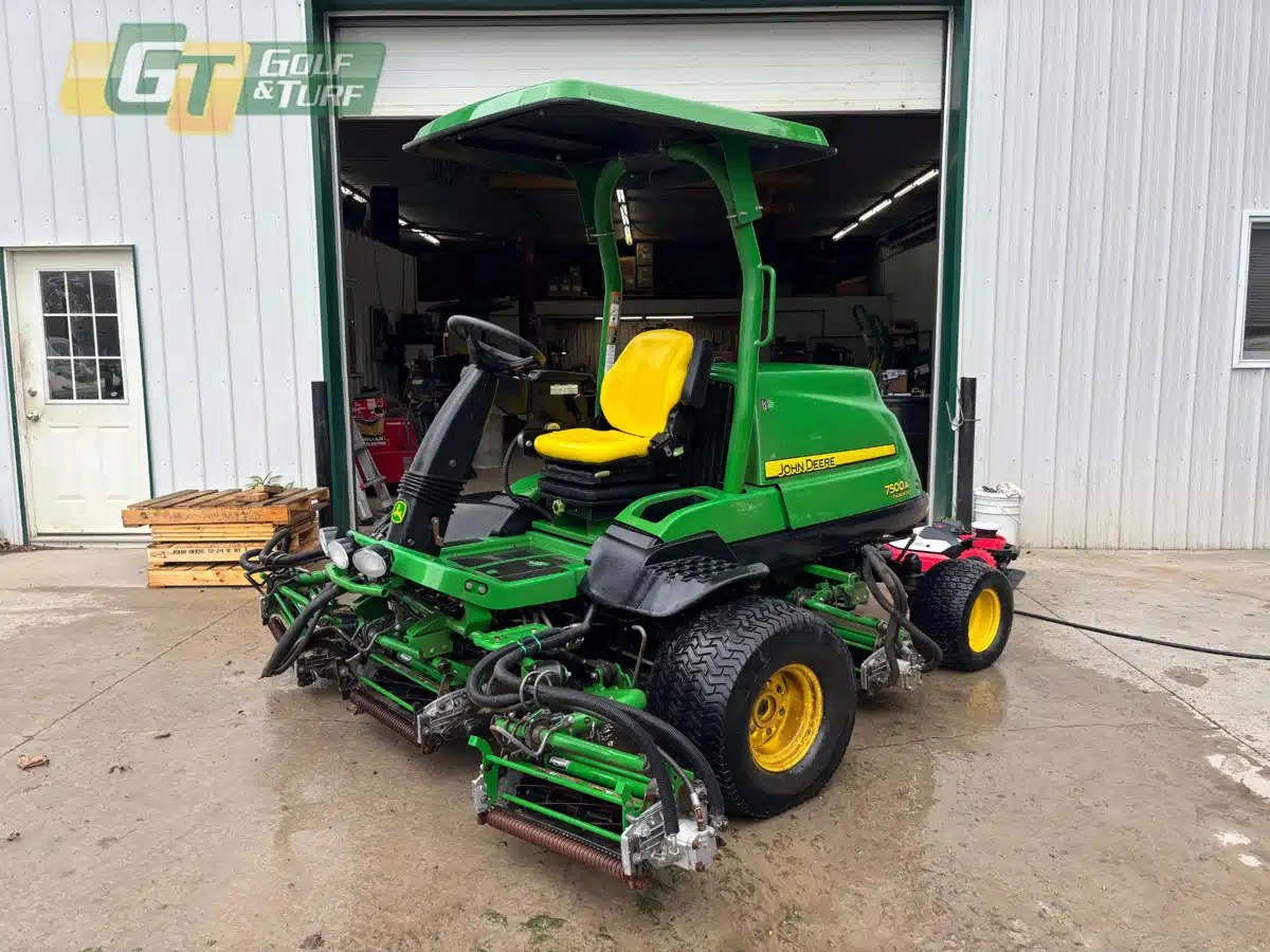 Gallery image 1 for Used 2015 John Deere 7500A Mower - Reel