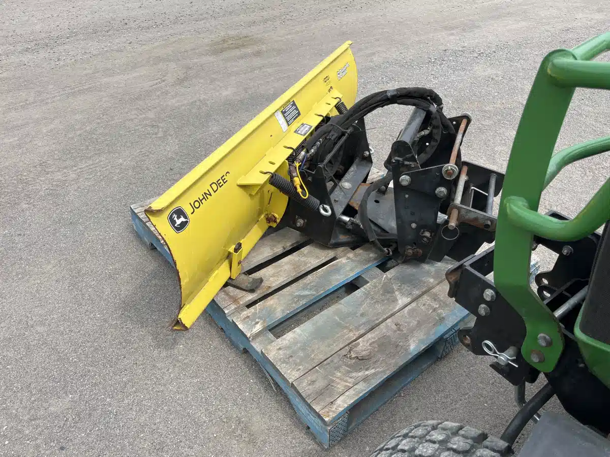 Gallery image 2 for Used 2021 John Deere 2025R Tractor