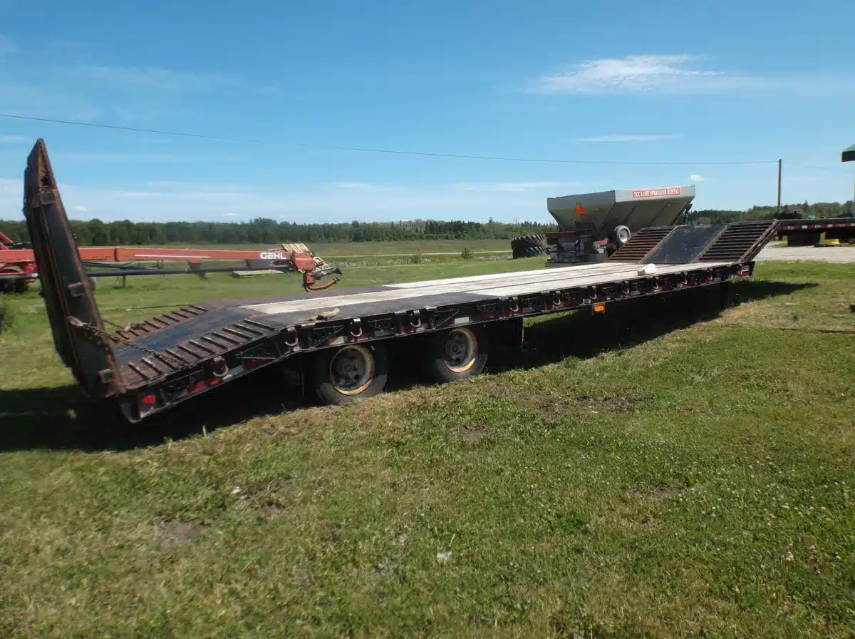 Gallery image 2 for Used 2006 JC FLOAT TRAILER Bale Wagon