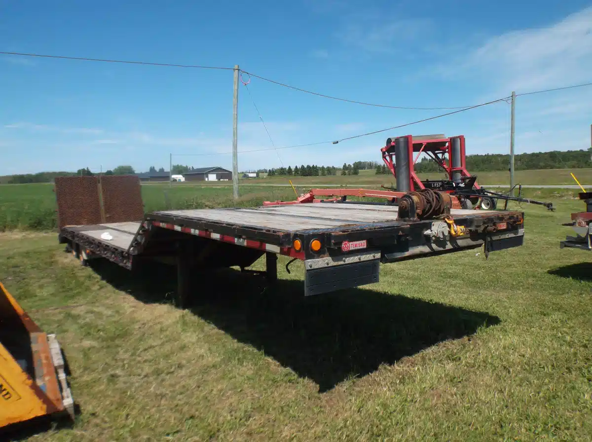 Gallery image 1 for Used 2006 JC FLOAT TRAILER Bale Wagon