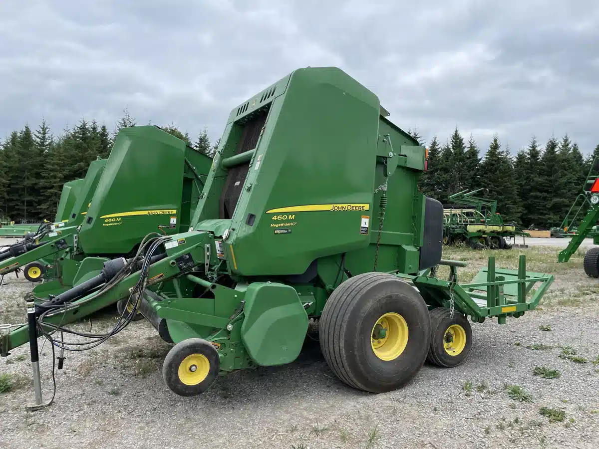 Gallery image 1 for Used 2019 John Deere 460M Round Baler