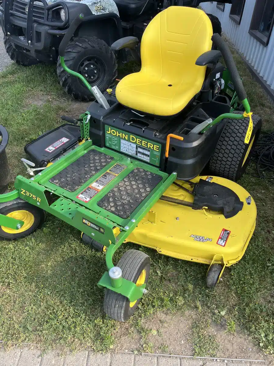 Gallery image 1 for Used 2022 John Deere Z375 Mower - Zero Turn