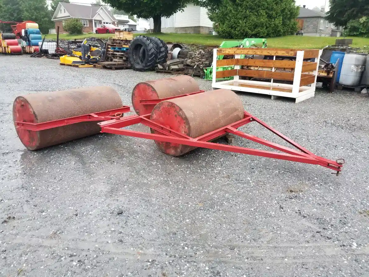 Gallery image 2 for Used Inconnu Desjardins 12FT Land Roller