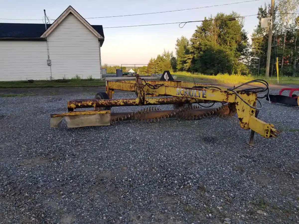 Gallery image 1 for Used Inconnu Schulte RR-15 Tractor