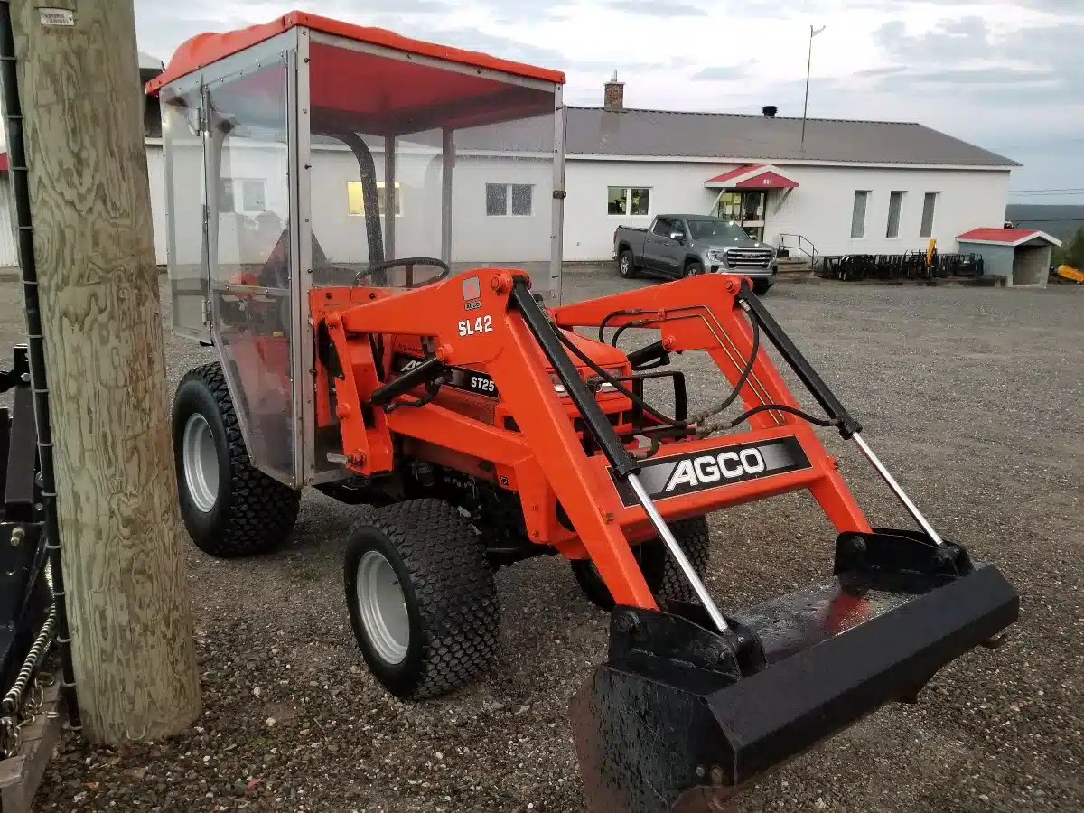 Gallery image 2 for Used 2003 Agco ST 25 Tractor