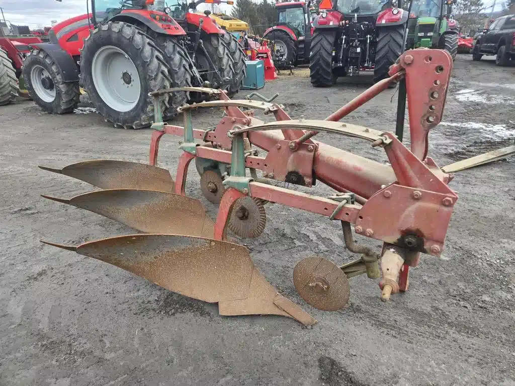Used Kverneland A Plow