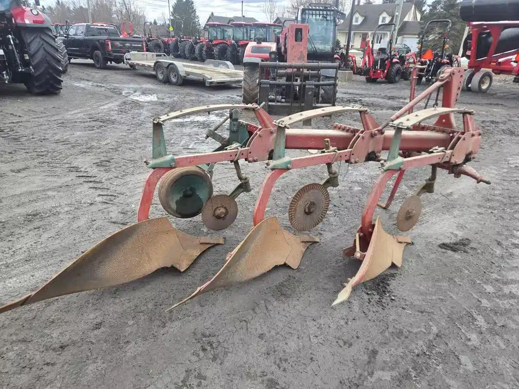 Gallery image 2 for Used Kverneland A Plow