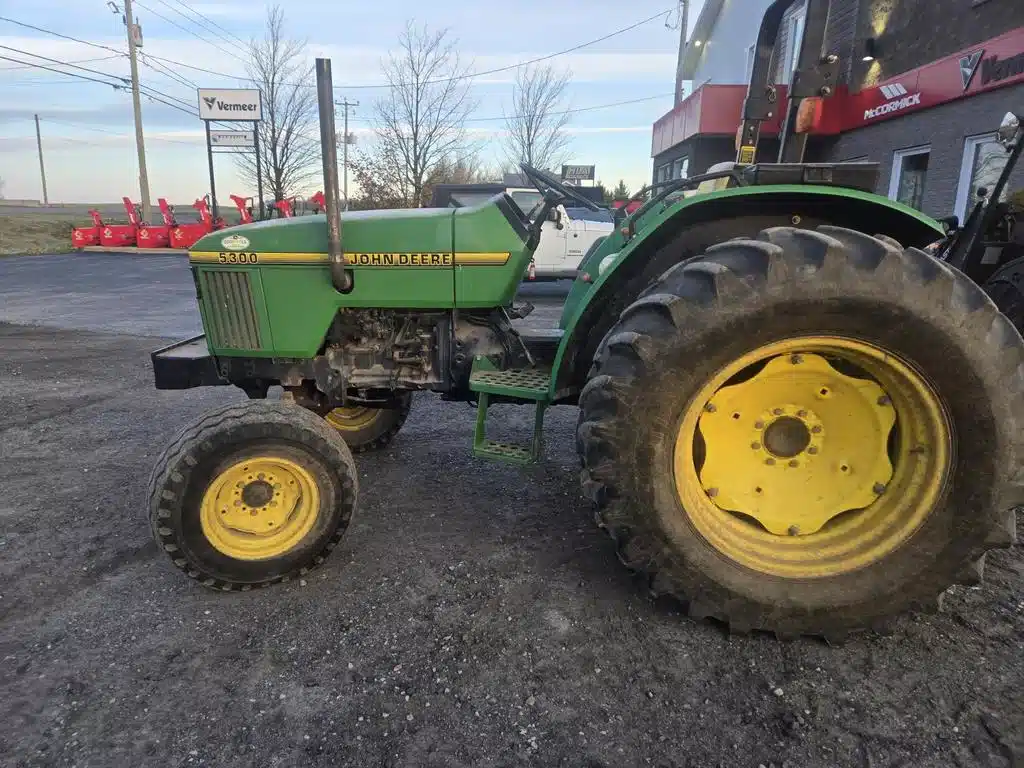 Gallery image 2 for Used 1996 John Deere 5300 Tractor