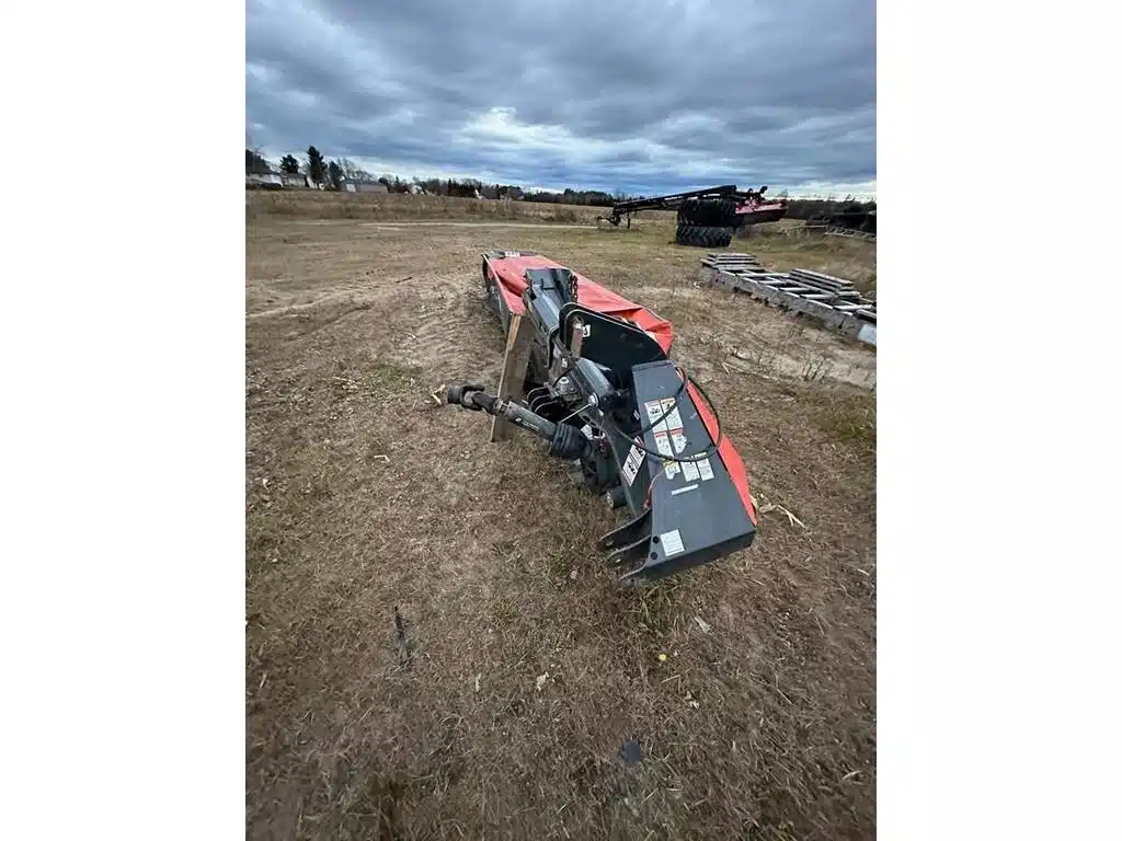 Gallery image 2 for Used Kuhn DM3040 Flail Mower