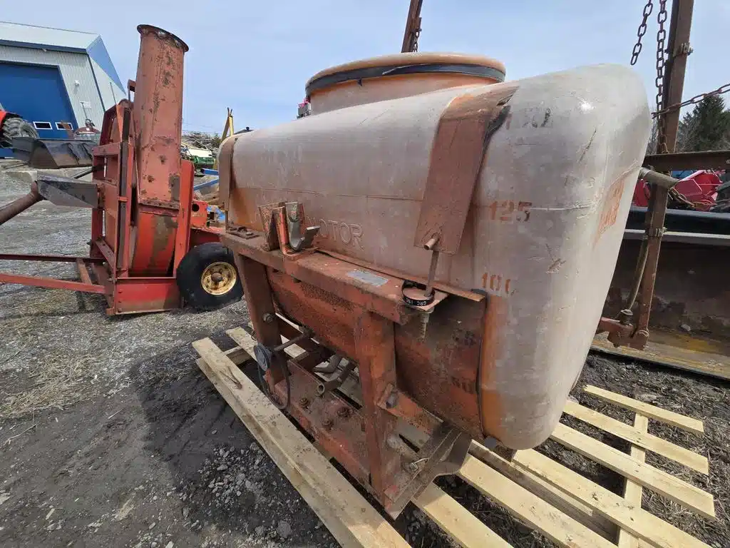 Gallery image 2 for Used 1977 150 GALLONS Sprayer - Self Propelled