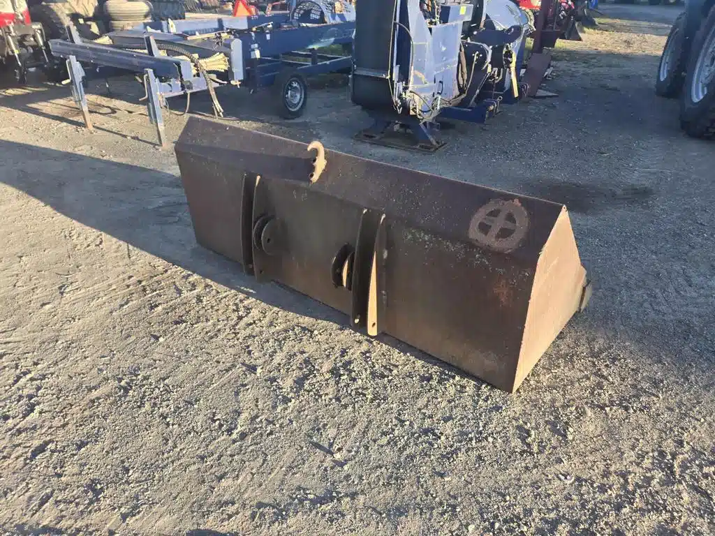 Gallery image 2 for Used 84 Bucket