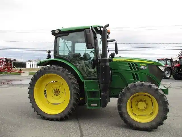 Gallery image 2 for Used 2018 John Deere 6110R Tractor