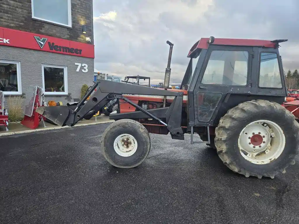 Used 1975 White 1470 Tractor