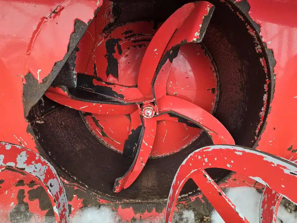 Gallery image 2 for Pronovost C-700 Snow Blower