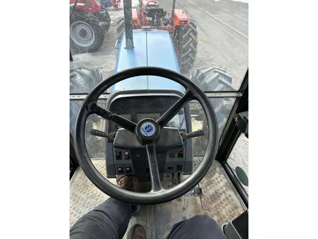 Gallery image 2 for 1997 New Holland 8340 Tractor