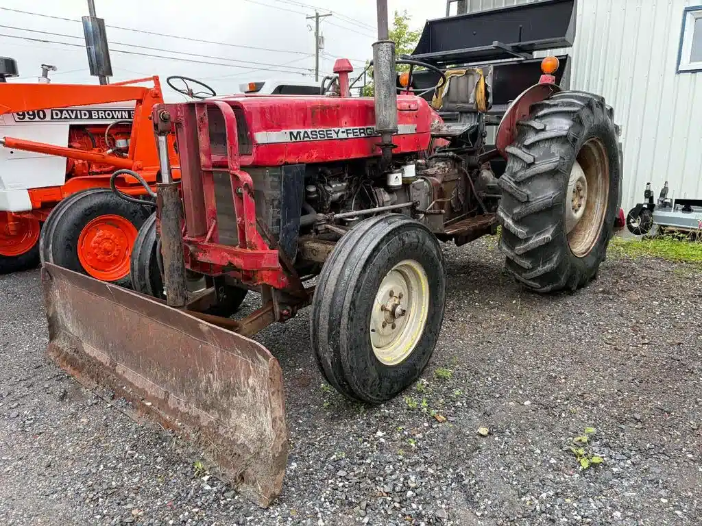 Photo de la Galerie 1 pour 1971 Massey Ferguson 135 Tracteur