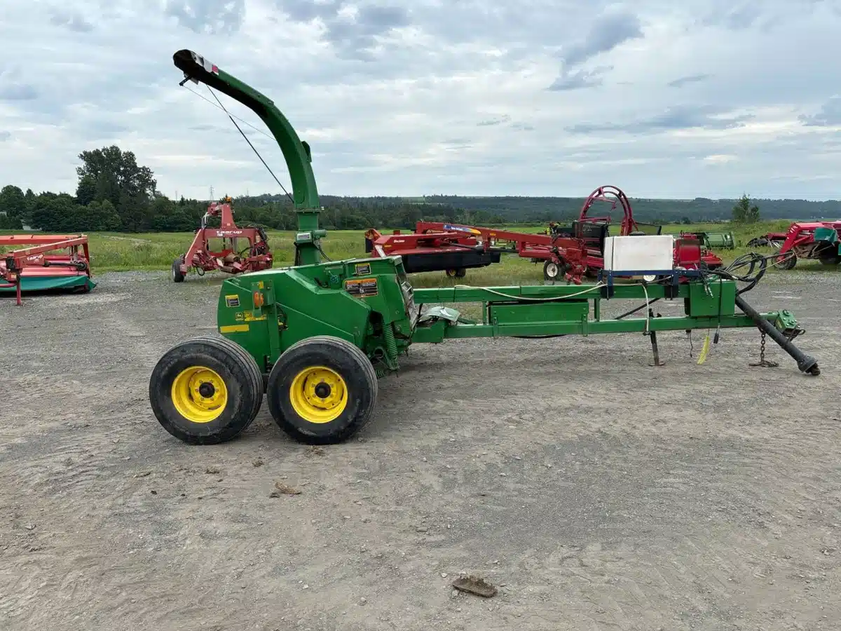 Gallery image 2 for Used 2012 John Deere 3975 Forage Harvester
