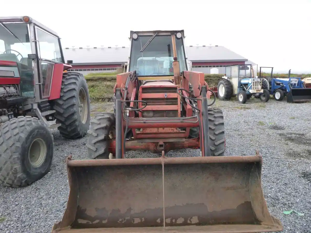 Gallery image 2 for Used 1974 Renault 651-4 Tractor