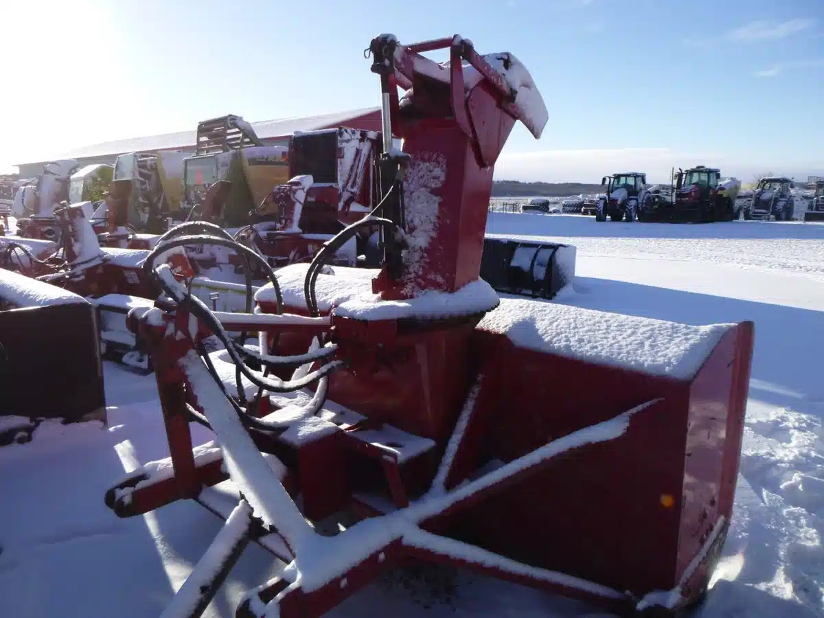 Gallery image 2 for Used 2011 Pronovost P-920 Snow Blower