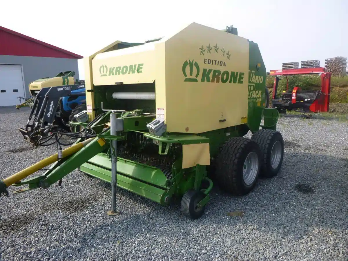 Gallery image 1 for Used 2011 Krone VARIO PACK 1500 Round Baler
