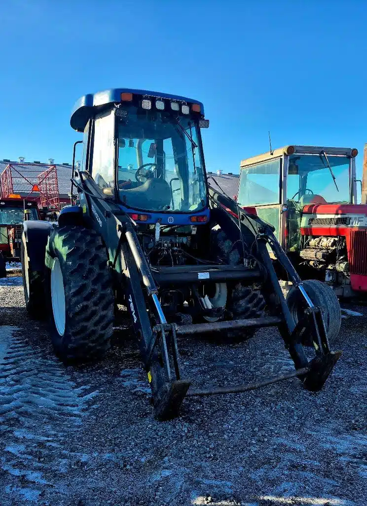 Gallery image 1 for Used 2000 New Holland TV140 Tractor