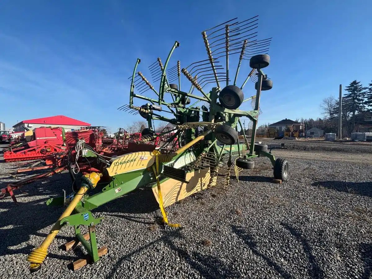 Gallery image 2 for Used 2018 Krone Swadro TS880 Rake