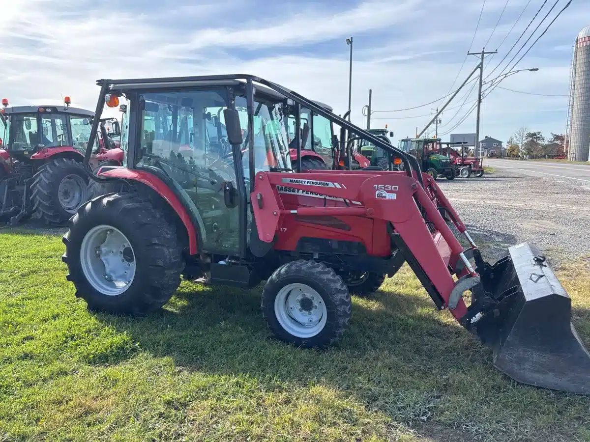 Gallery image 1 for Used 2007 Massey Ferguson 1547L Tractor