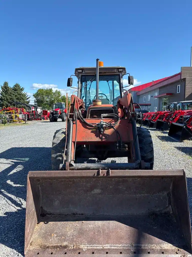 Gallery image 2 for Used 1991 Massey Ferguson 3070 Tractor