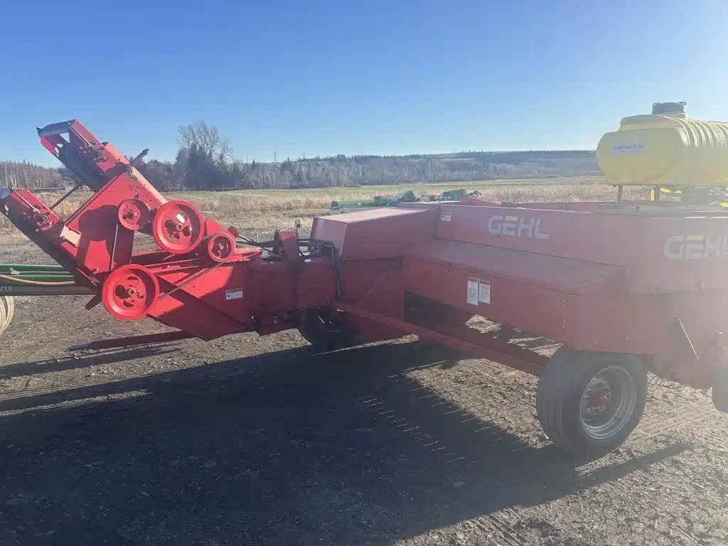 Gallery image 2 for Used 1990 Gehl 3250 Square Baler - Small