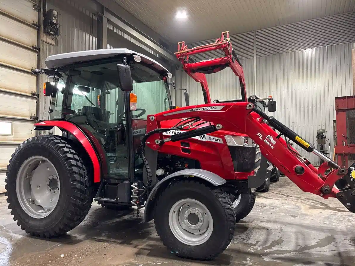 Gallery image 1 for 2022 Massey Ferguson 2850M Tractor